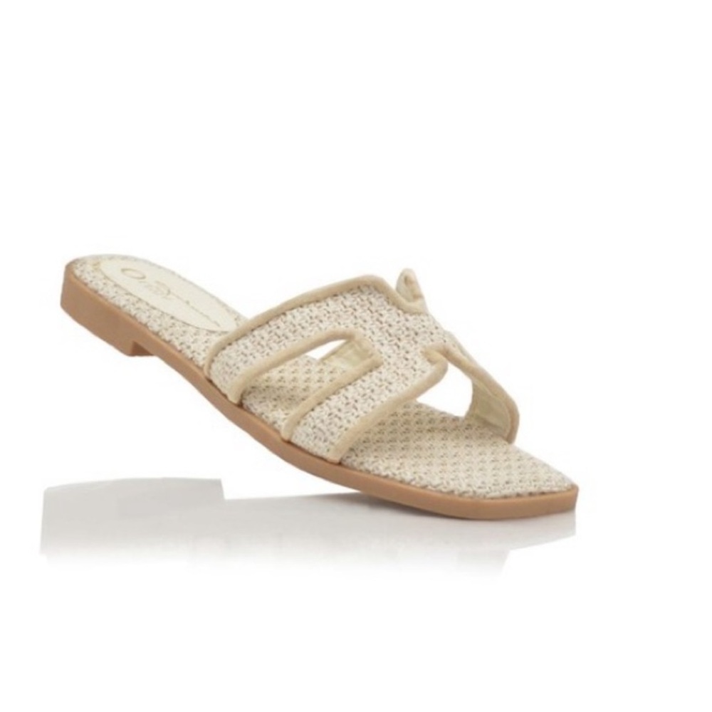 #20-Raffia Sandals in White